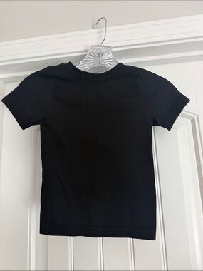 Old Navy Black Ribbed Crop Tee